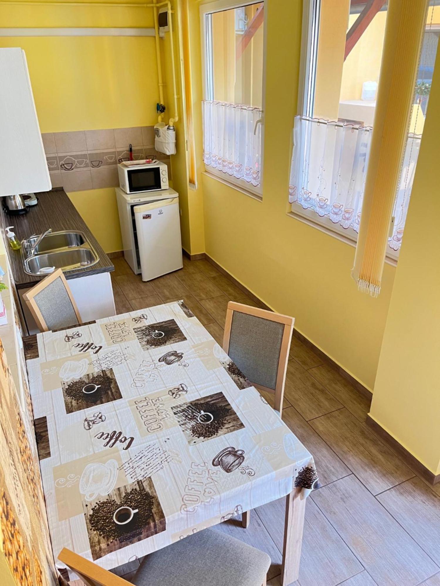 Gesztenye Apartman Makó Екстериор снимка