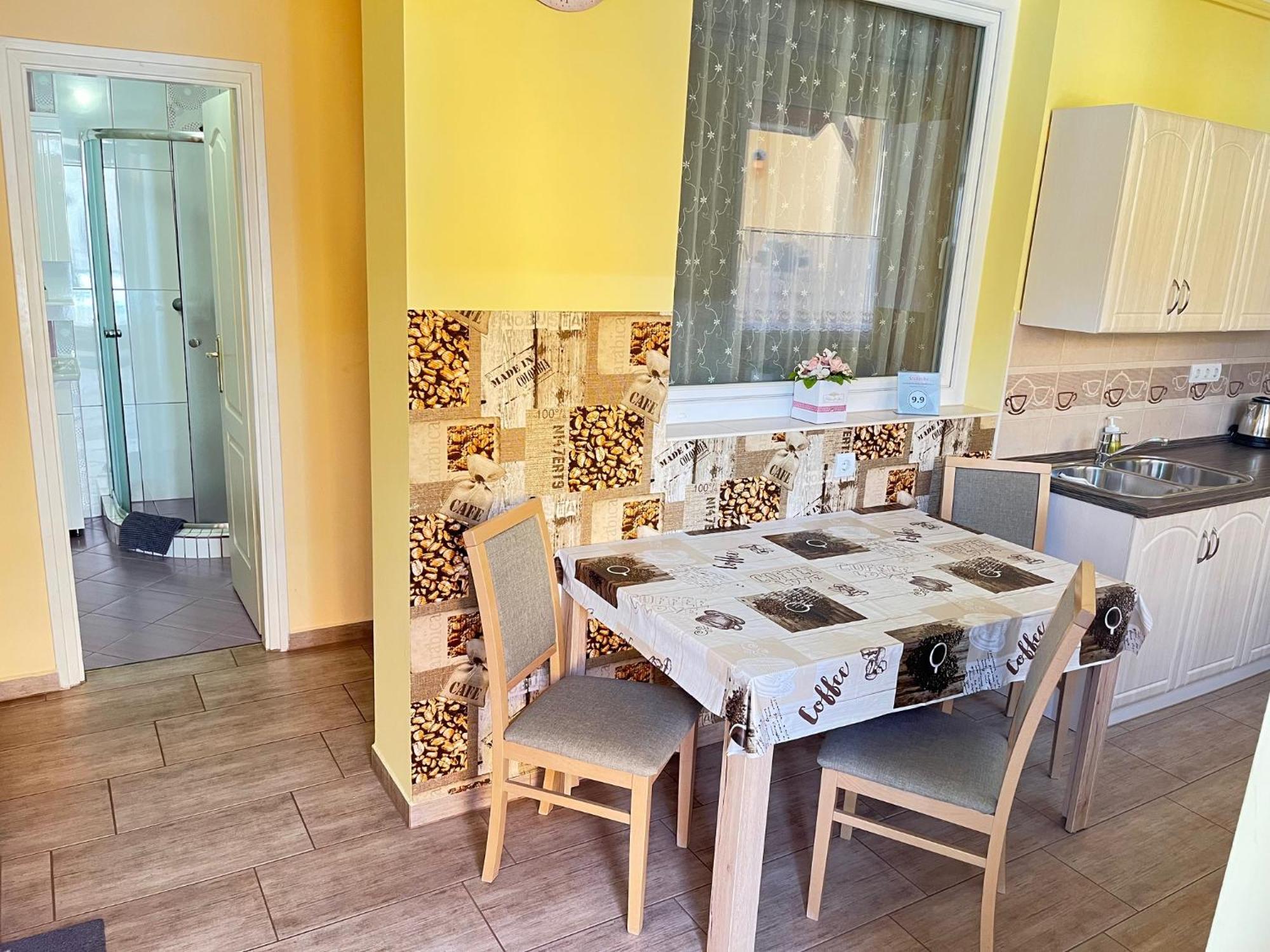 Gesztenye Apartman Makó Екстериор снимка