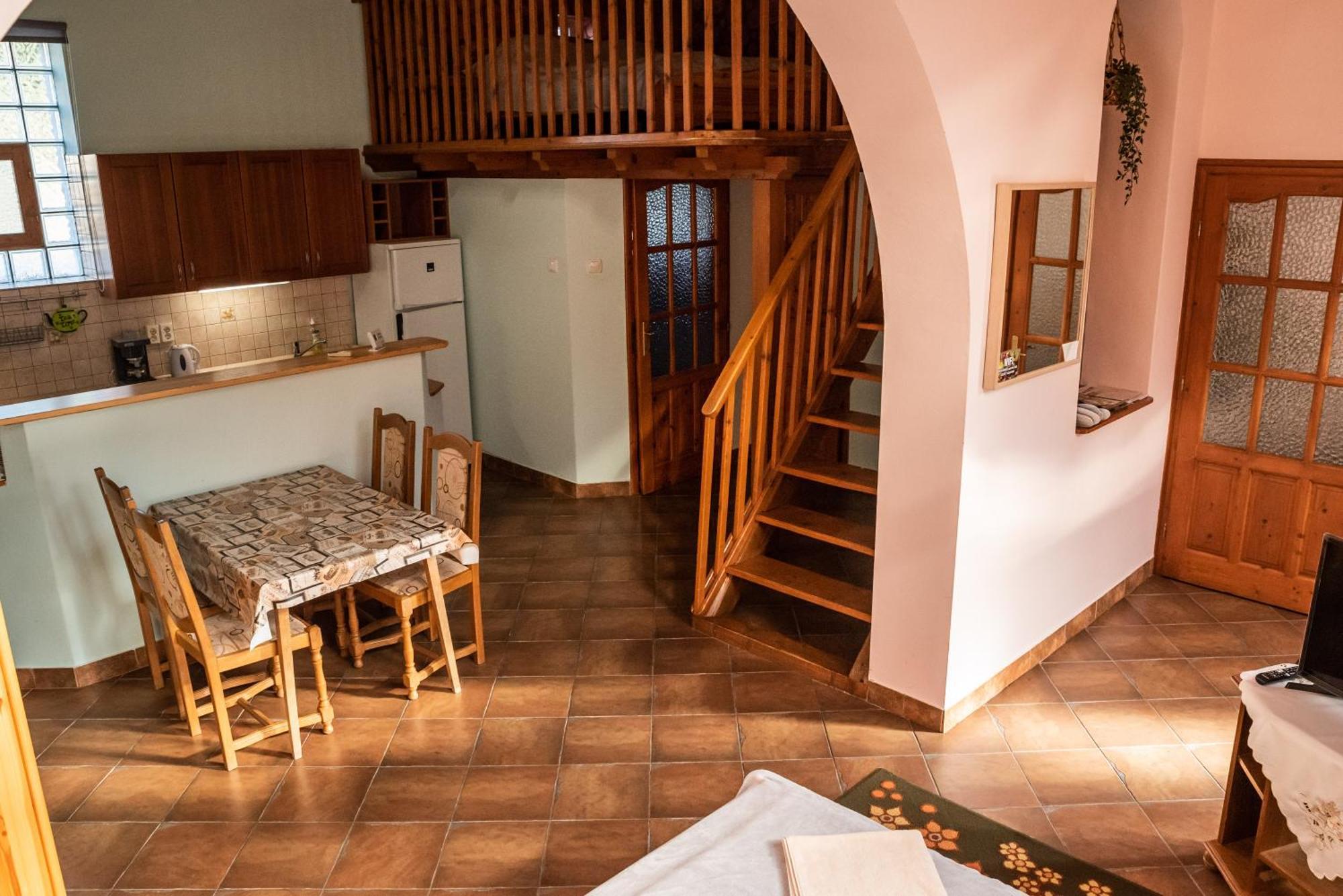 Gesztenye Apartman Makó Екстериор снимка