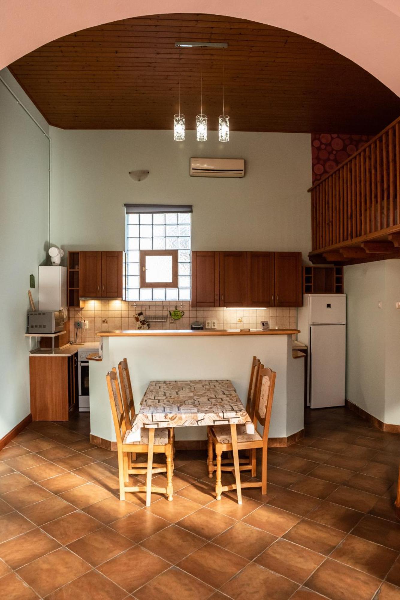 Gesztenye Apartman Makó Екстериор снимка